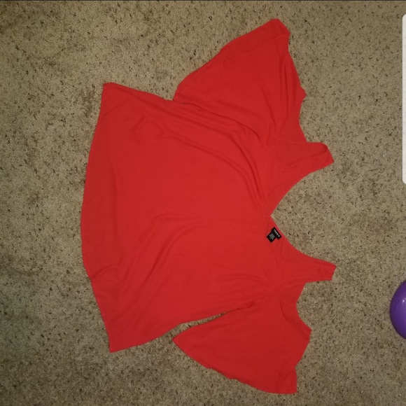 Torrid 3X Red Cold Shoulder Top - Picture 2 of 4